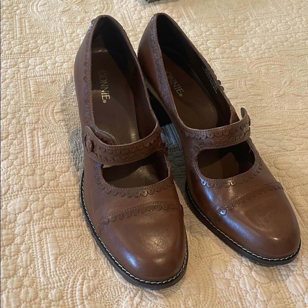 Leather chunky heel Mary Jane’s